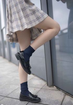 美女模特被灌醉玩弄身体_电视剧完整版在线观看